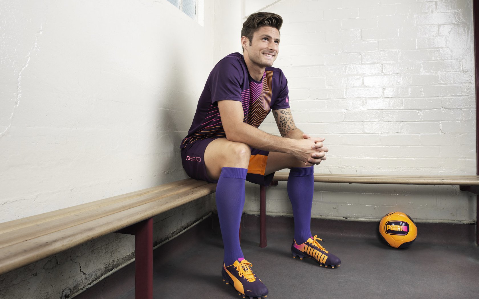 各大豪门主帅战术风格全面对比，各大豪门球衣